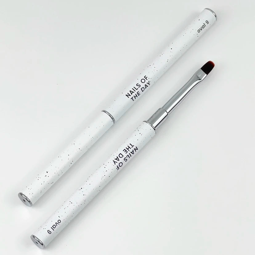 Nails Of The Day Brush Professional Brush Oval 9 mm