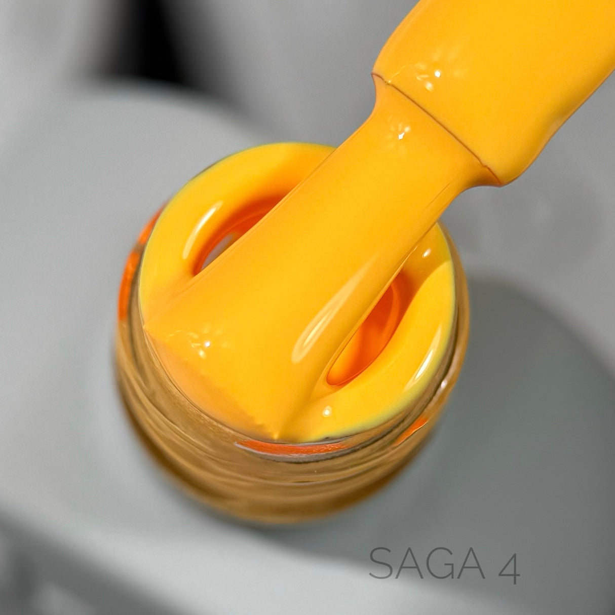Saga Gel Polish Colorist 4, 10 ml