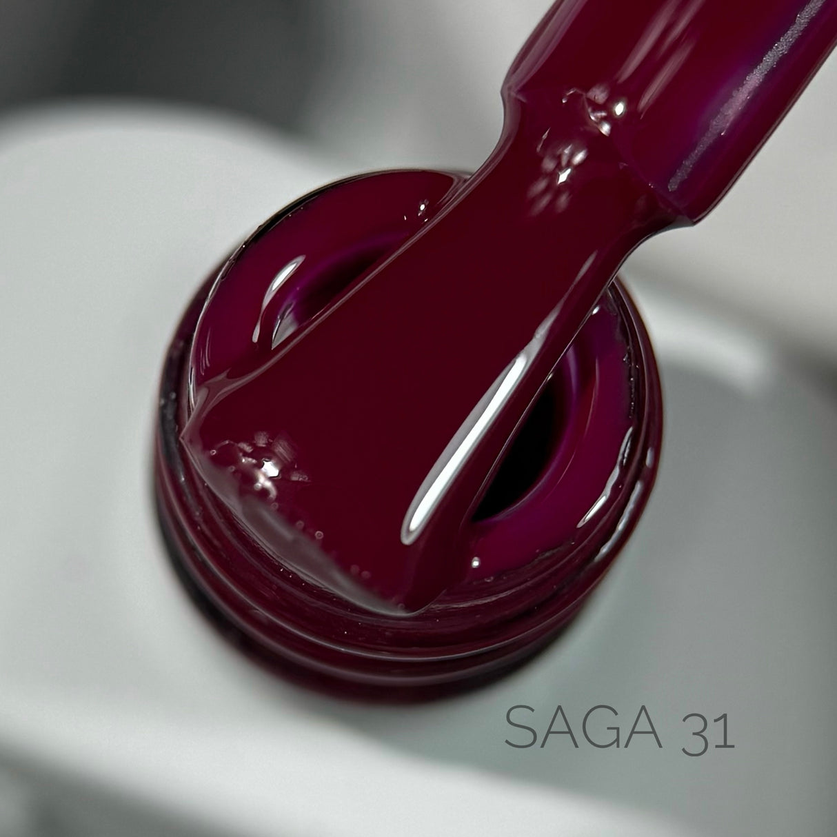 Saga Gel Polish Colorist 31, 10 ml