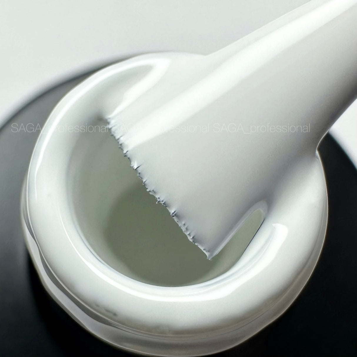 Saga Gel Polish Super White, 10 ml