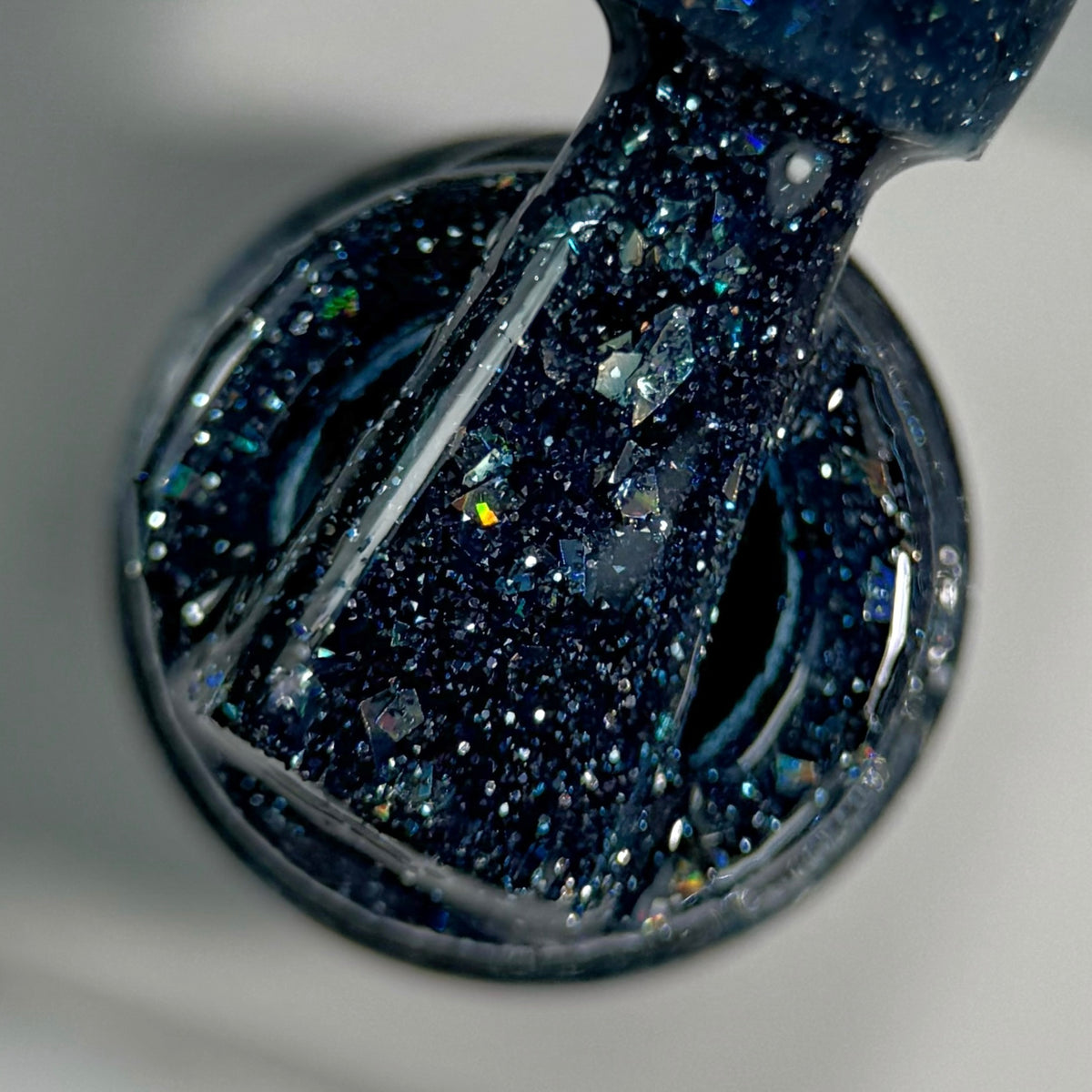 Saga Gel Polish Reflective Fiery Gel 28, 10 ml