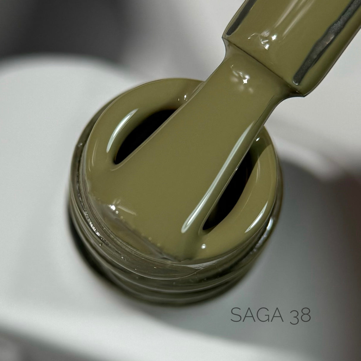 Saga Gel Polish Colorist 38, 10 ml