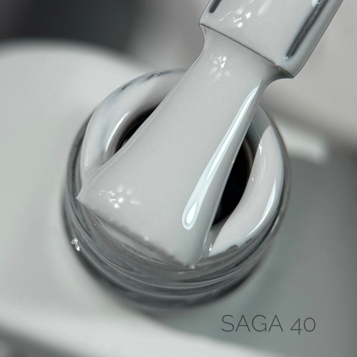 Saga Gel Polish Colorist 40, 10 ml