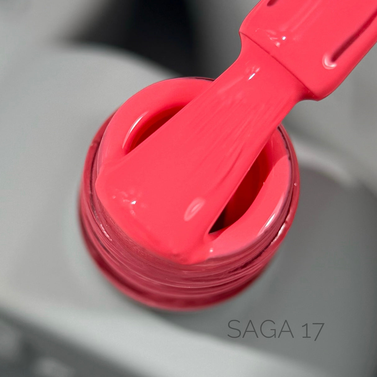 Saga Gel Polish Colorist 17, 10 ml