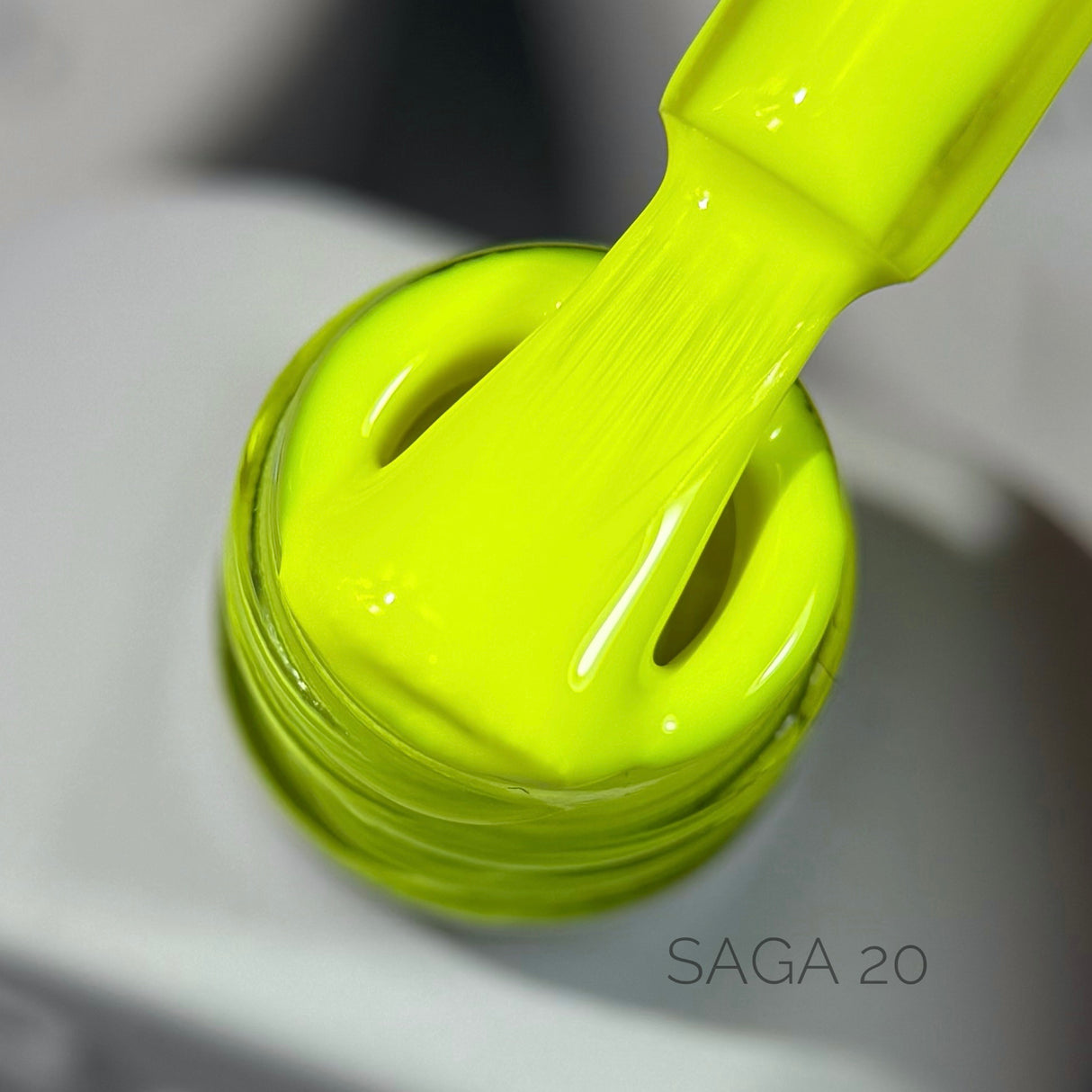 Saga Gel Polish Colorist 20, 10 ml