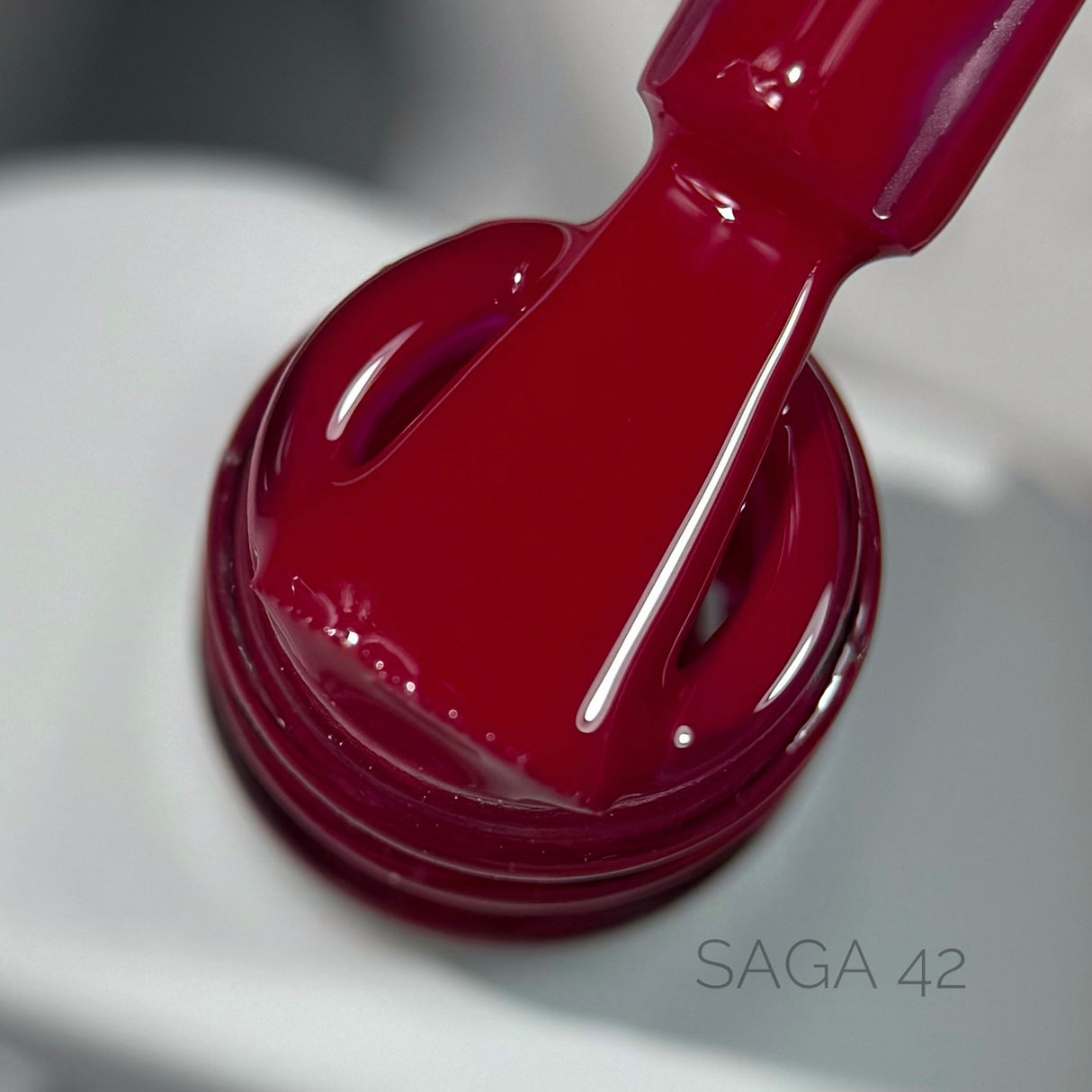 Saga Gel Polish Colorist 42, 10 ml