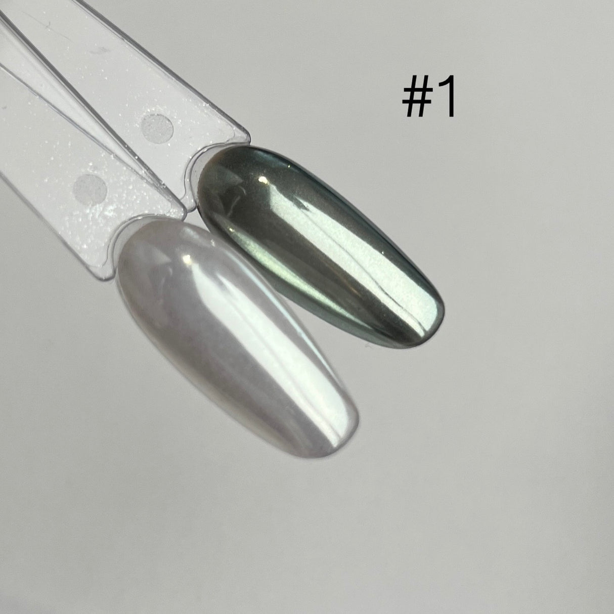 Danny Mirror Powder Rub 01