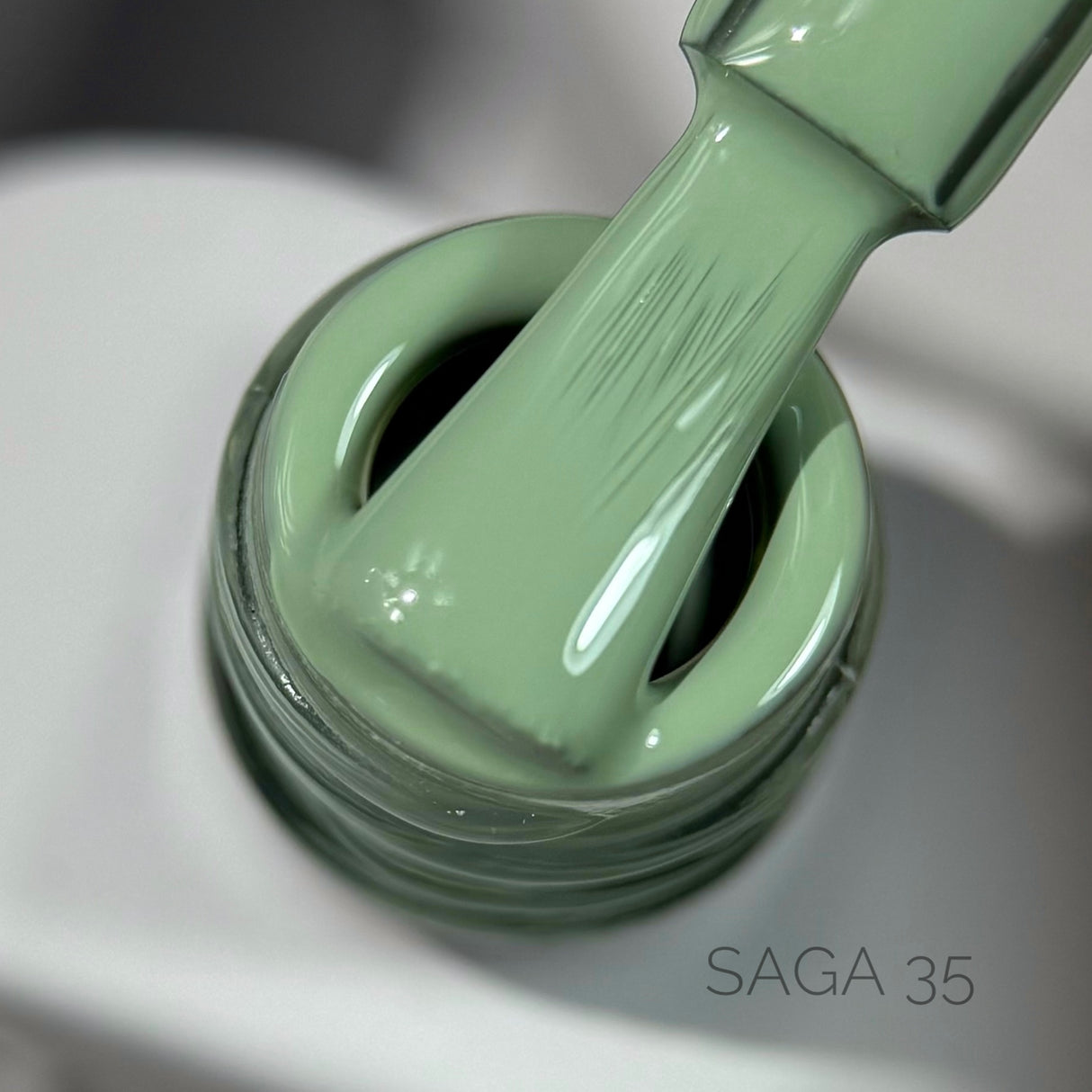 Saga Gel Polish Colorist 35, 10 ml