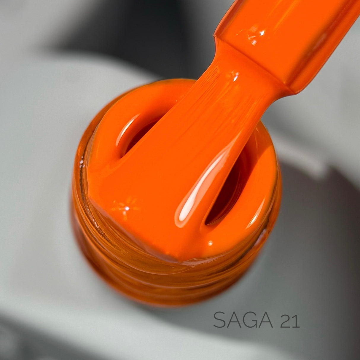 Saga Gel Polish Colorist 21, 10 ml