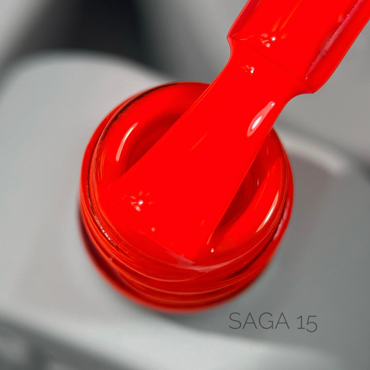 Saga Gel Polish Colorist 15, 10 ml