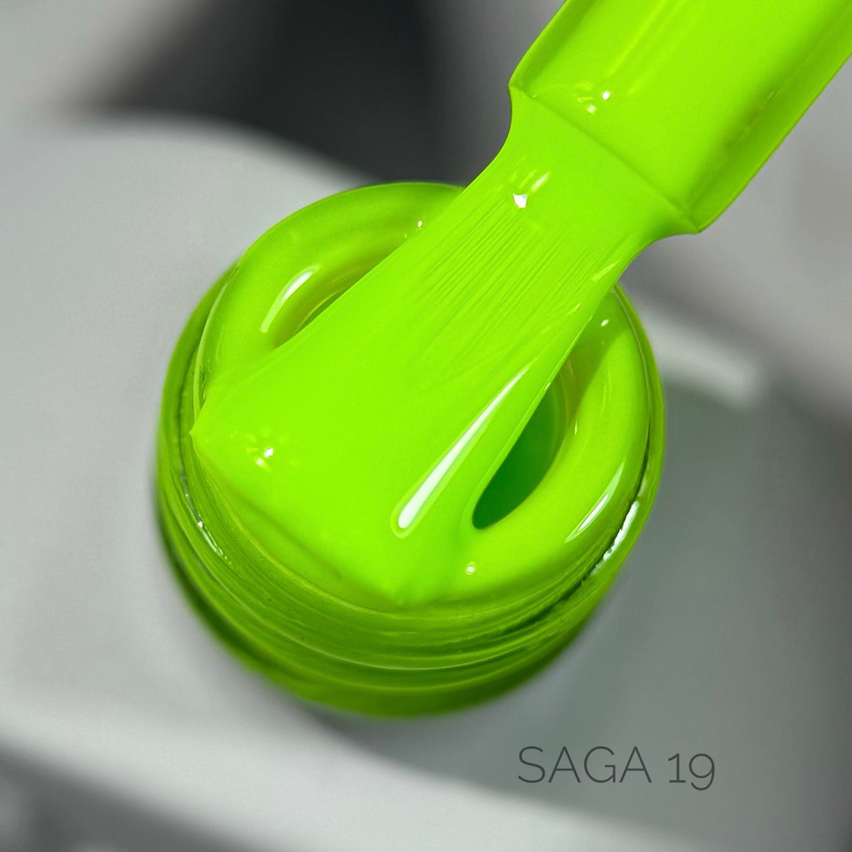 Saga Gel Polish Colorist 19, 10 ml