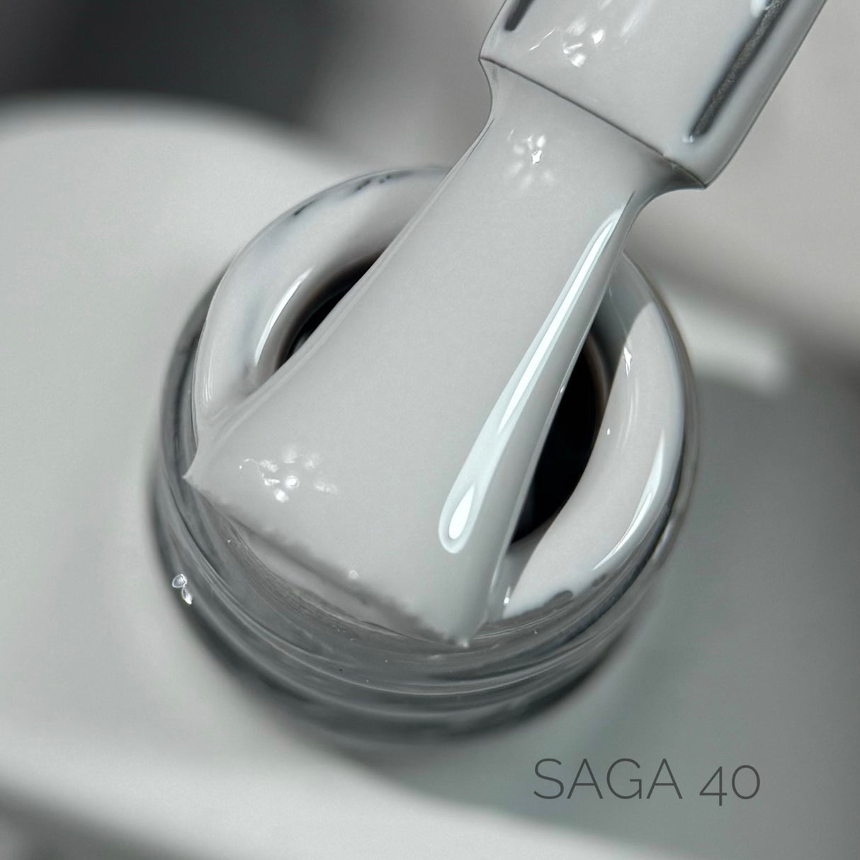 Saga Gel Polish Colorist 40, 10 ml