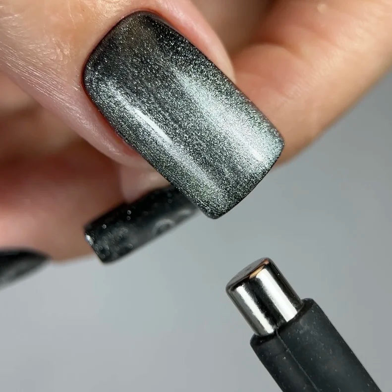 Nails Of The Day Magnet Cat Eye