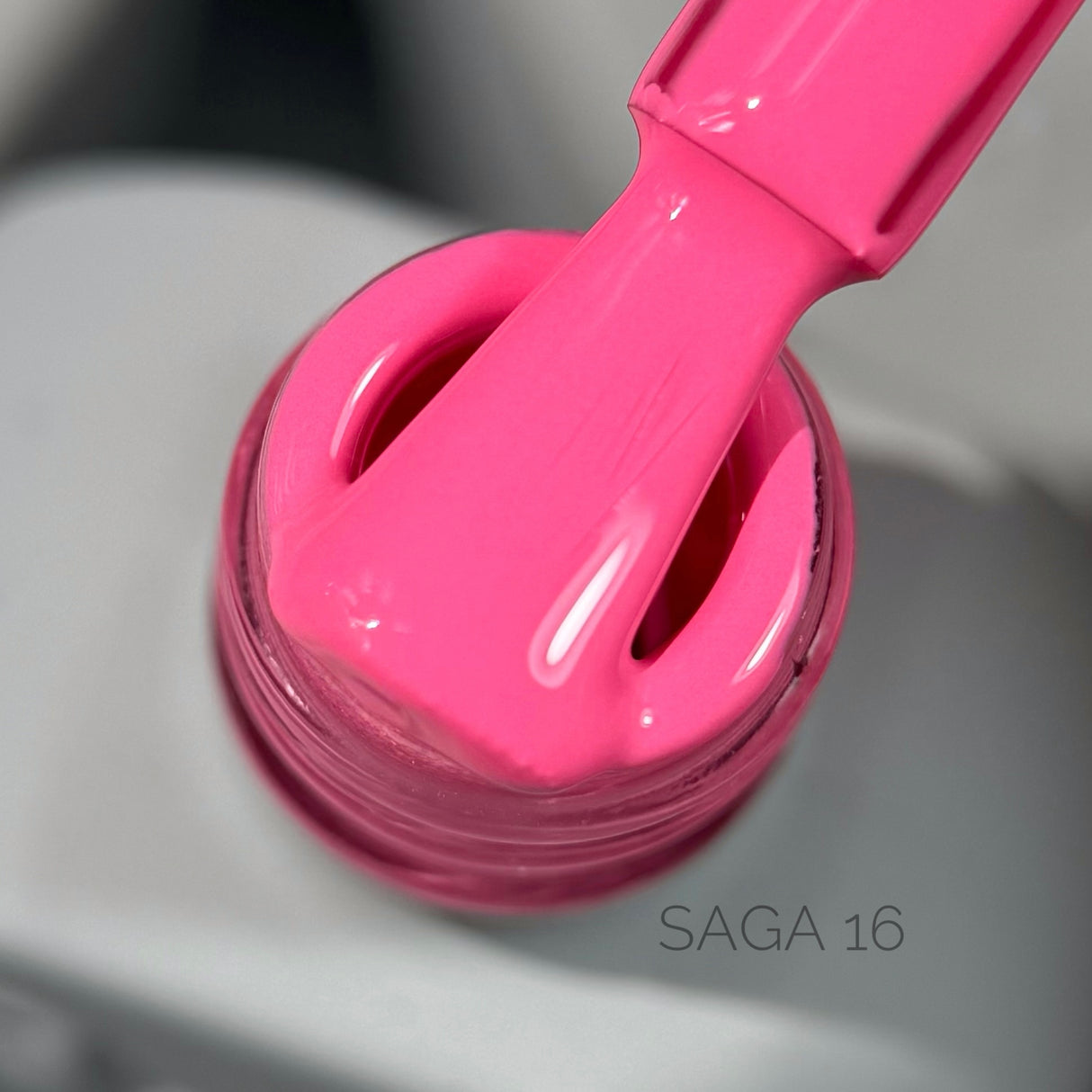 Saga Gel Polish Colorist 16, 10 ml