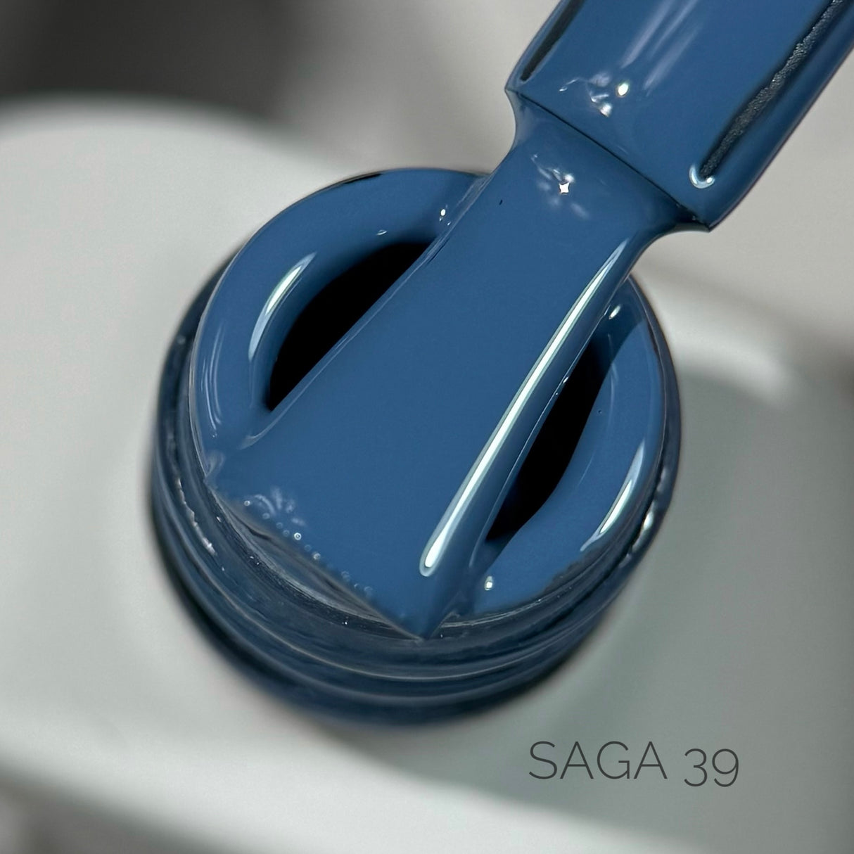 Saga Gel Polish Colorist 39, 10 ml
